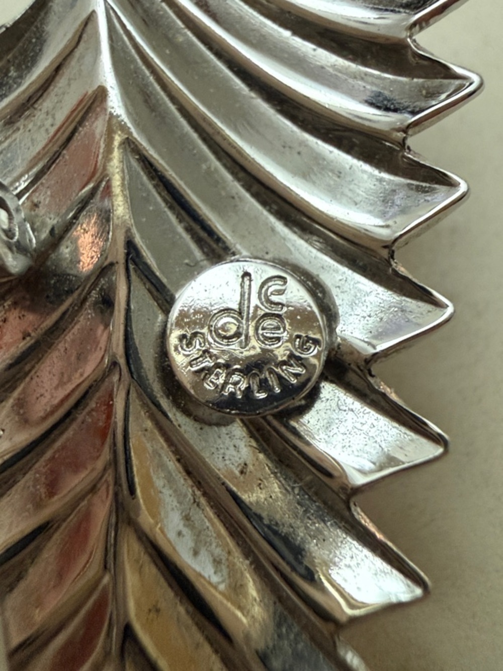 Vintage De Curtis Sterling Silver Akoya Pearl Palm Leaf Brooch Pin - Picture 3 of 3